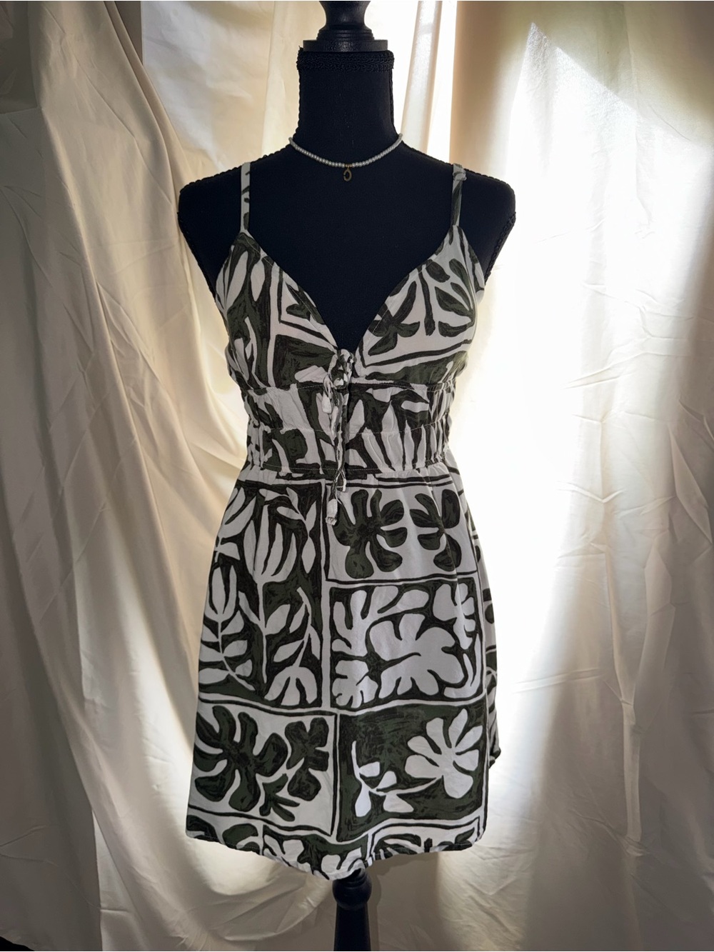 Green and White Size M Floral Mini Summer Dress